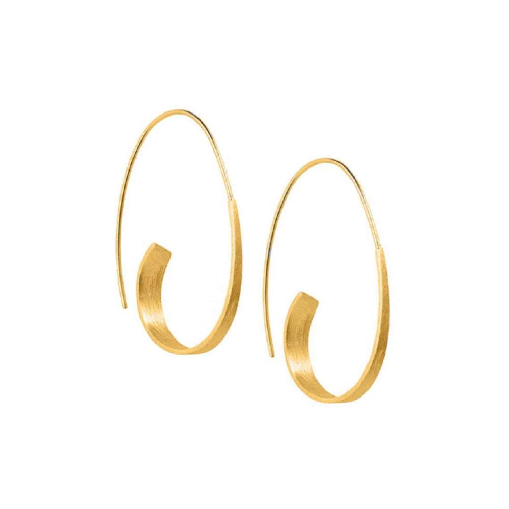 BESKRIVNING Tidlösa örhängen för alla stilar  MÅTT  37 mm ø  MATERIAL 18k Guld på Zink (Nickelfri)    För maximal hållbarhet, se vår guide BLING OF BENELUX® - SIMPLY HER STYLE