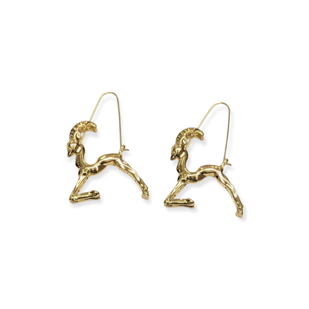 Vilket är ditt stjärntecken? Stora örhängen med subtil charm för kvinnan med karaktär MÅTT Stora örhängen av olika mått MATERIAL Guld på Rostfritt stål För maximal hållbarhet, se vår guide BLING OF BENELUX® - SIMPLY HER STYLE